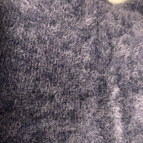 Fuzzy crop top - Picture 3 of 4